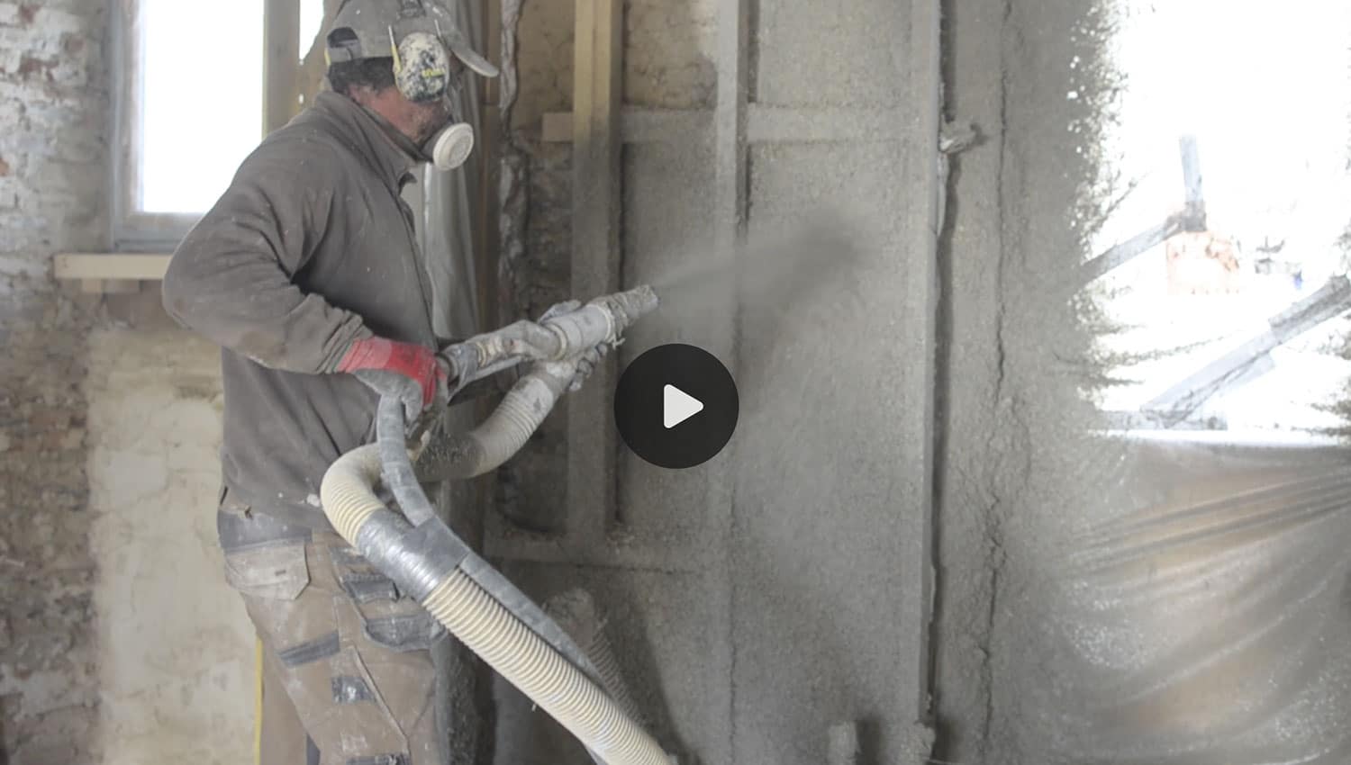 Le béton de chanvre matériau biosourcé projection à Domagné par LB